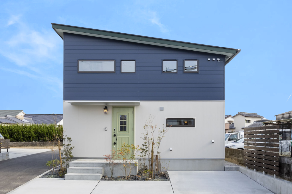 コンパクトでも広々くらせるちょうどいいサイズの楽しい2階建て